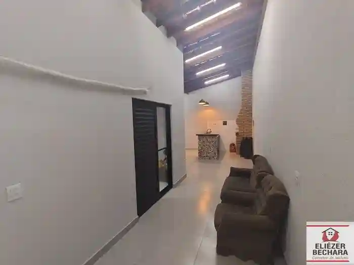 Casa com 3 quartos à venda, 120m² — foto 2 de 39