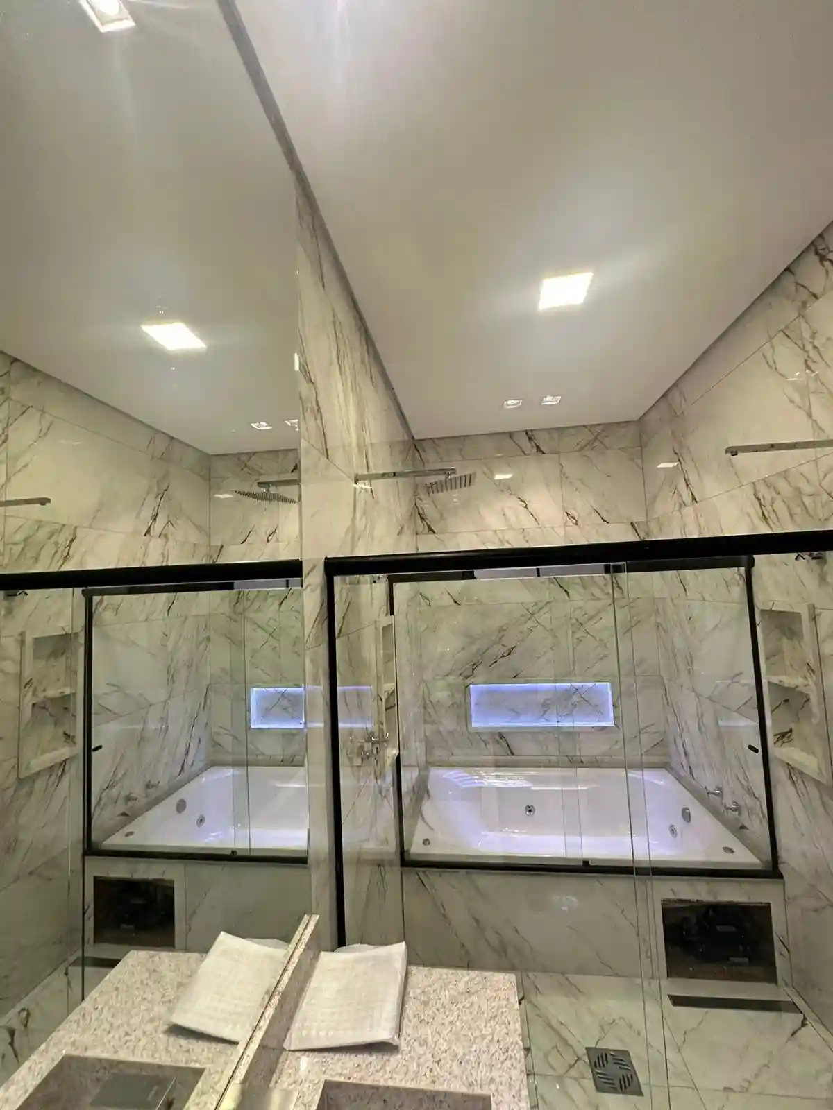 Casa de Condomínio com 3 quartos à venda, 253m² — foto 18 de 29