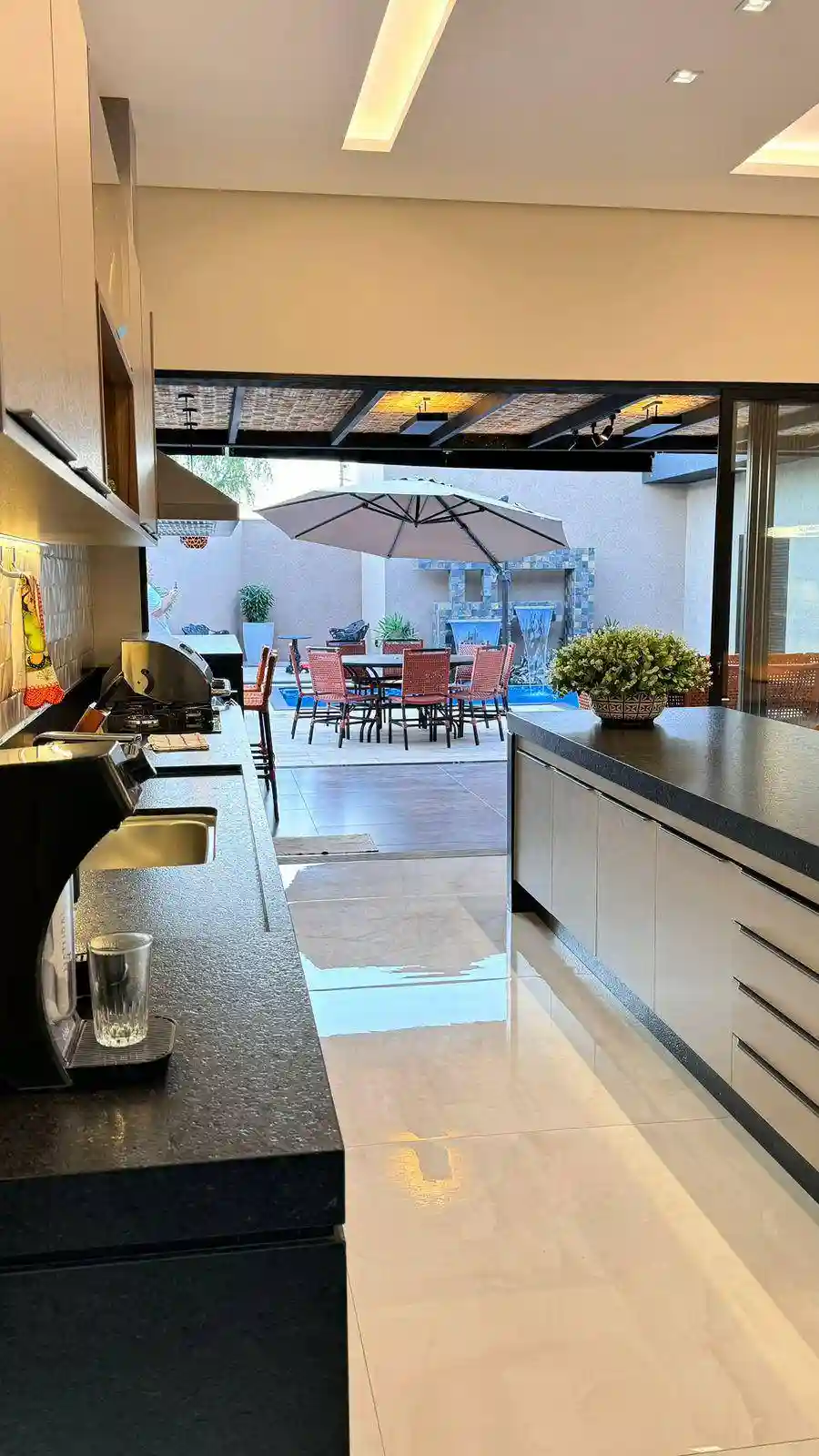 Casa de Condomínio com 3 quartos à venda, 463m² — foto 2 de 15