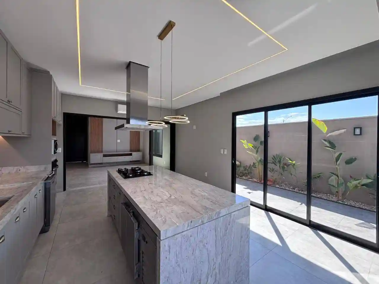 Casa de Condomínio com 3 quartos à venda, 306m² — foto 6 de 42