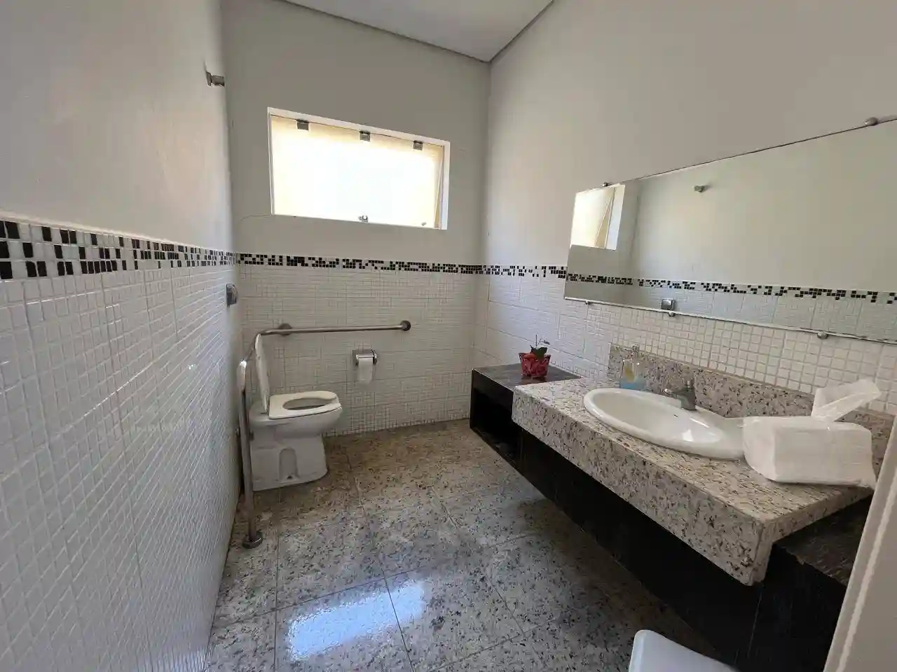 Casa Comercial com 4 quartos à venda, 200m² — foto 8 de 24