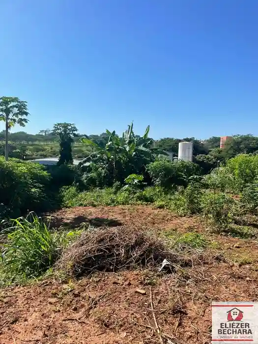 Terreno / Lote / Condomínio  à venda, 1100m² — foto 2 de 3