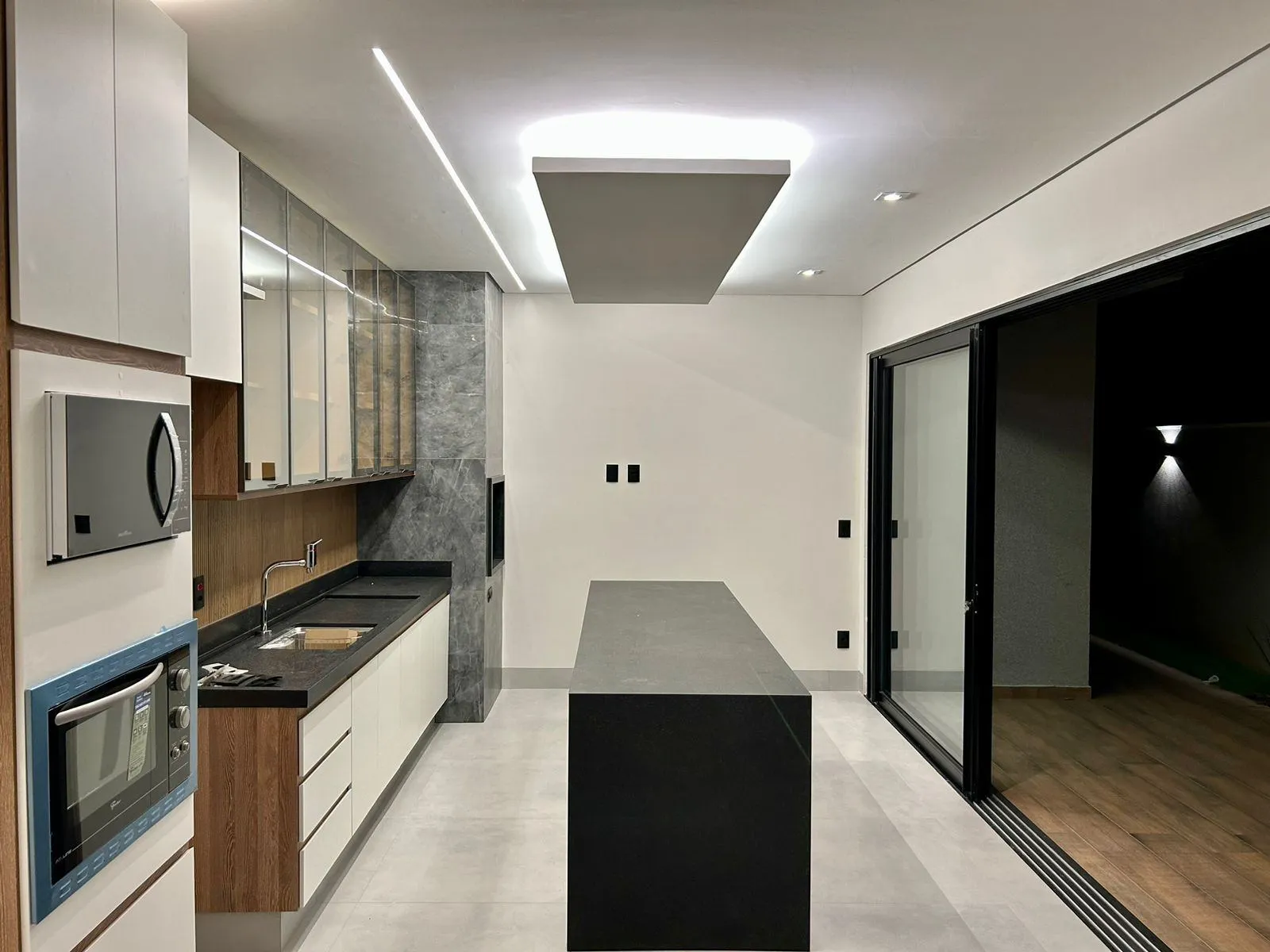 Casa de Condomínio com 3 quartos à venda, 303m² — foto 4 de 26