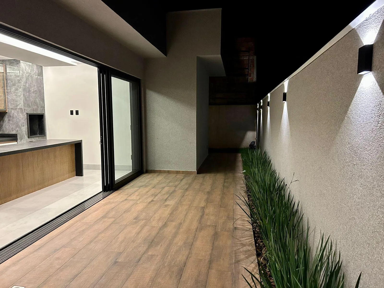 Casa de Condomínio com 3 quartos à venda, 303m² — foto 2 de 26
