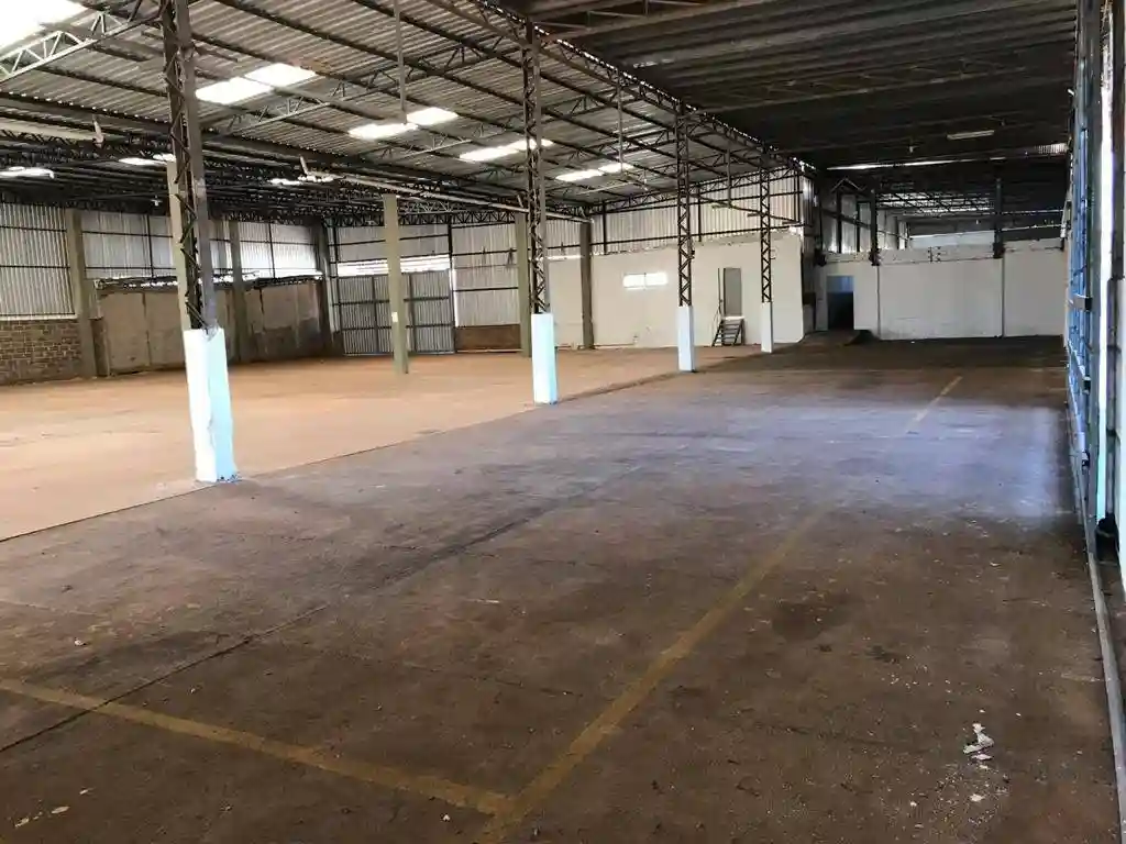 Galpão / Depósito / Armazém  à venda, 2300m² — foto 5 de 7