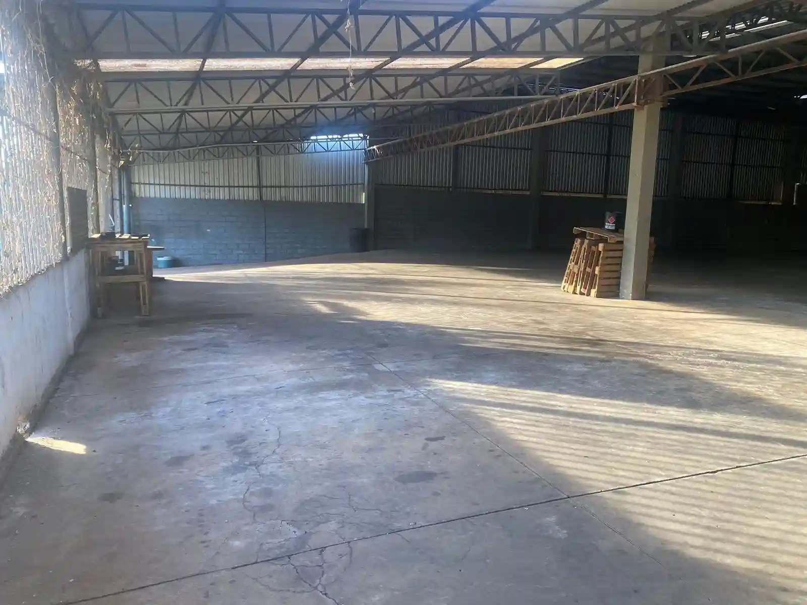 Galpão / Depósito / Armazém  à venda, 2300m² — foto 4 de 7