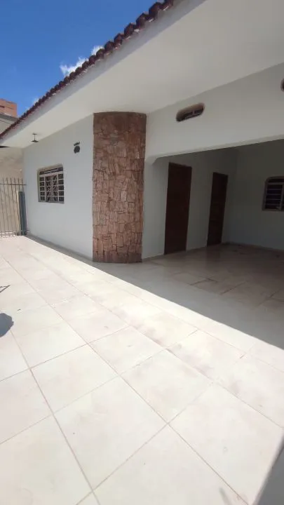 Casa à venda — foto 1 de 7
