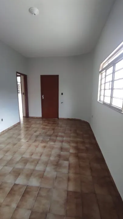 Casa à venda — foto 2 de 7