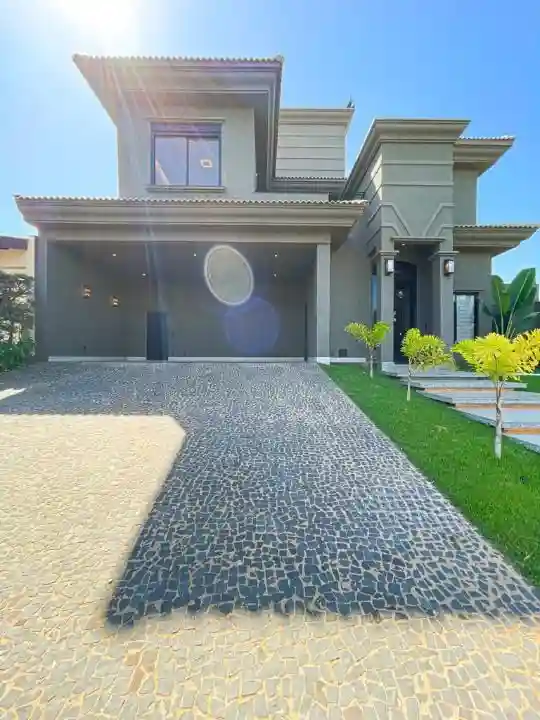 Casa de Condomínio com 4 quartos à venda, 450m² — foto 1 de 8