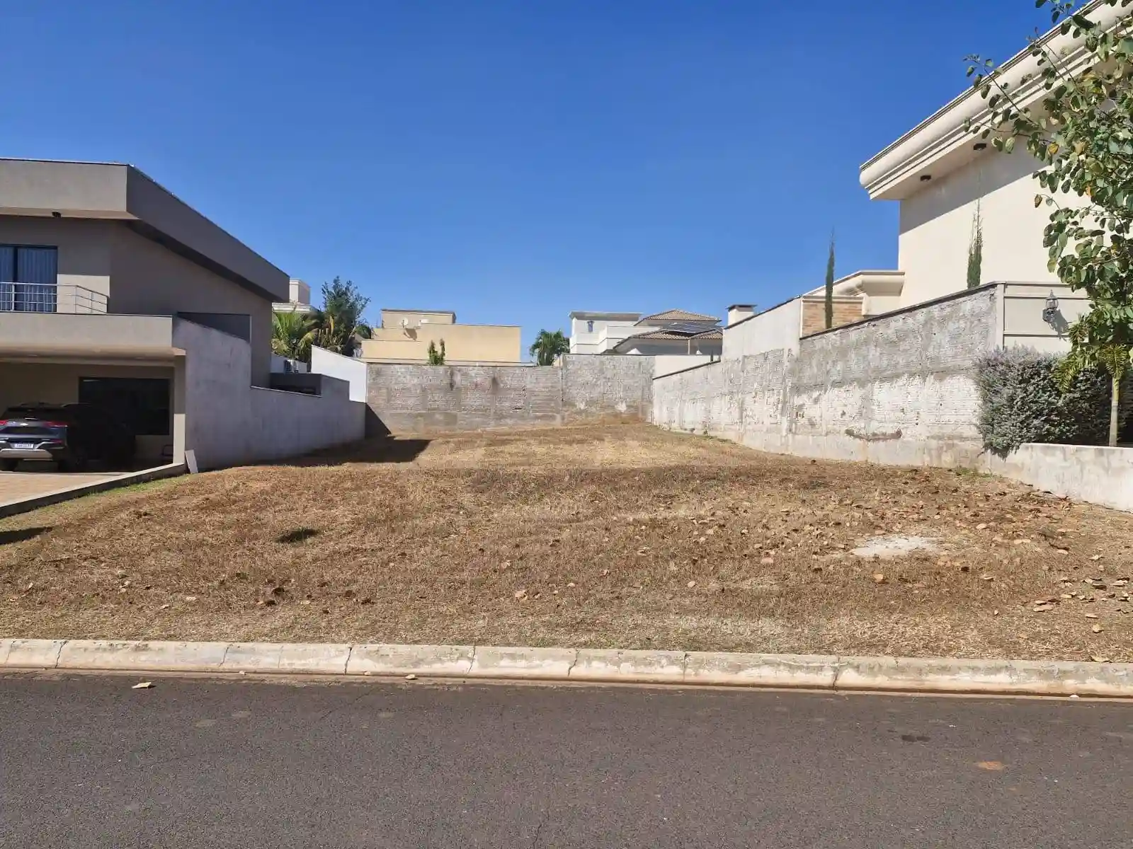 Terreno / Lote / Condomínio  à venda, 500m² — foto 3 de 5