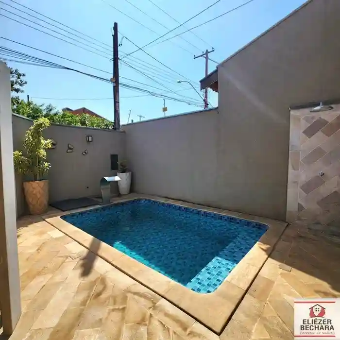 Casa com 3 quartos à venda, 150m² — foto 2 de 25