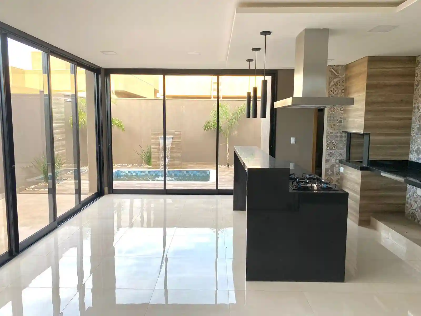Casa de Condomínio com 3 quartos à venda, 360m² — foto 4 de 11