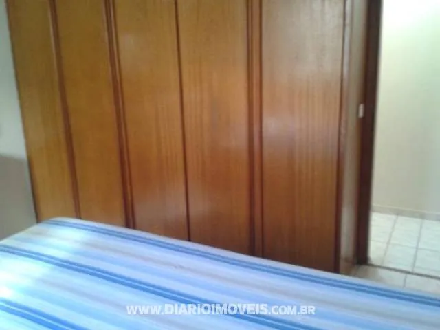 Casa à venda — foto 2 de 2