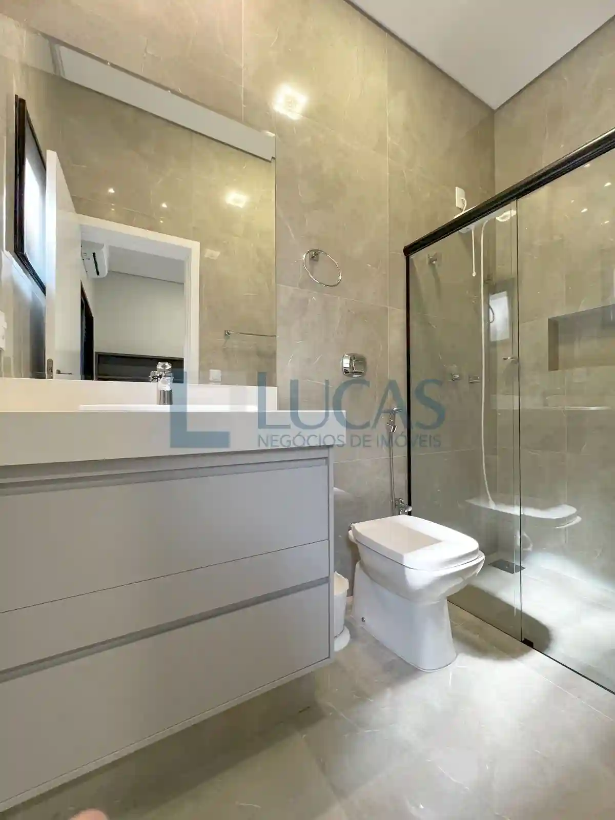 Casa de Condomínio com 3 quartos à venda, 224m² — foto 10 de 33