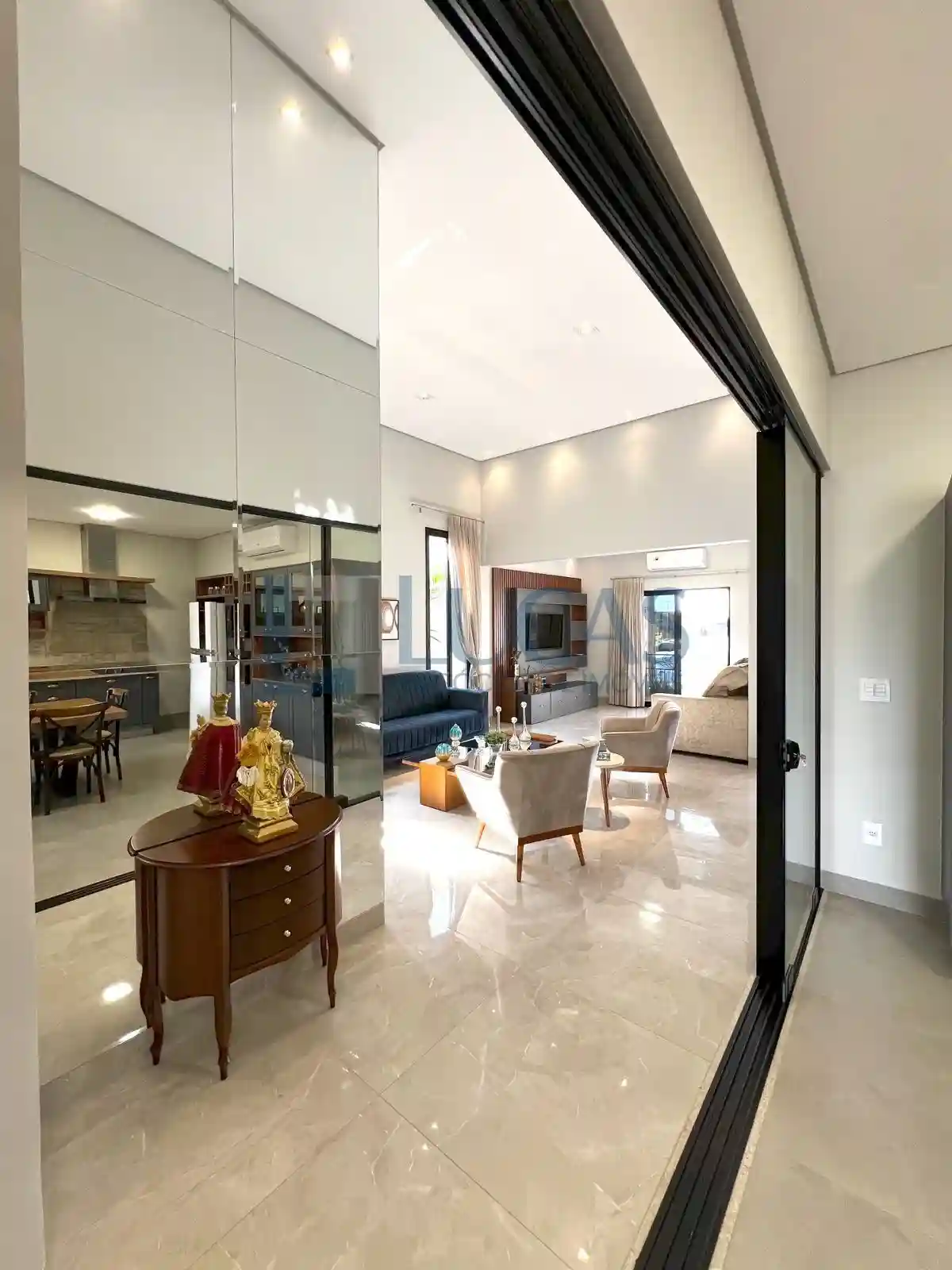 Casa de Condomínio com 3 quartos à venda, 224m² — foto 17 de 33