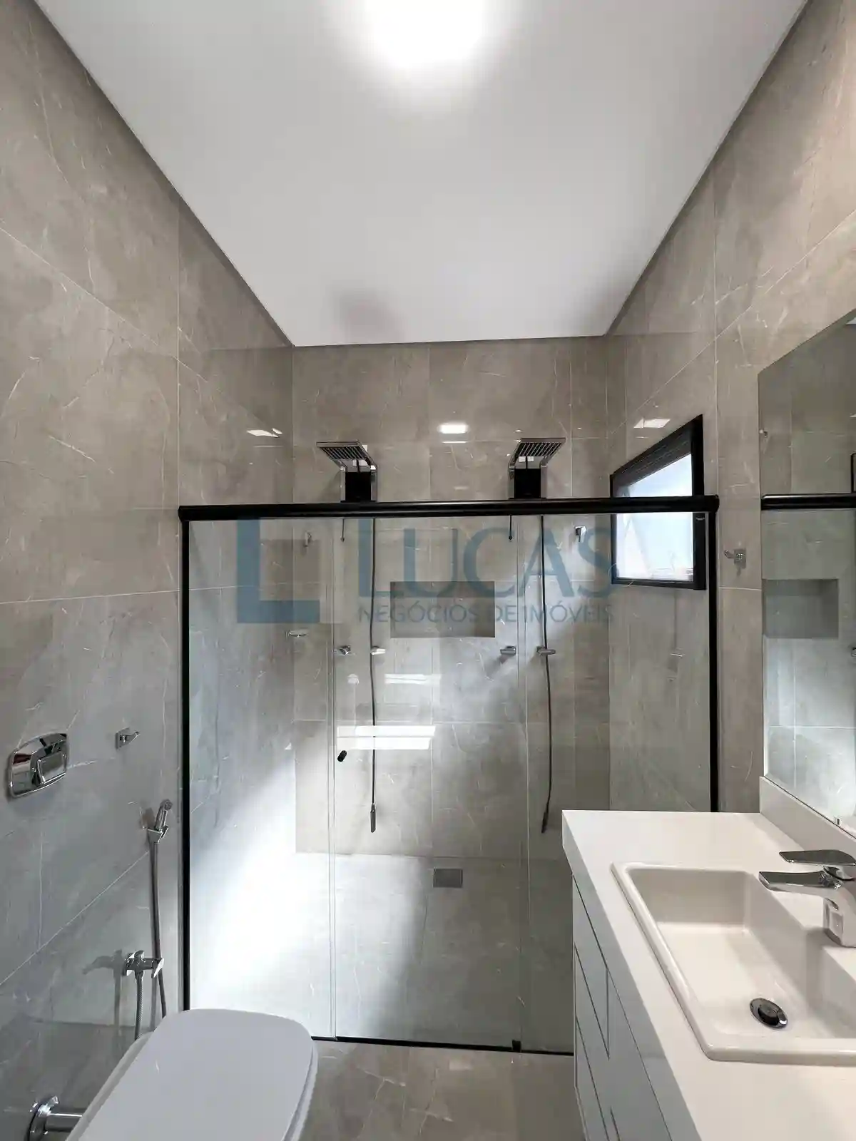Casa de Condomínio com 3 quartos à venda, 224m² — foto 18 de 33