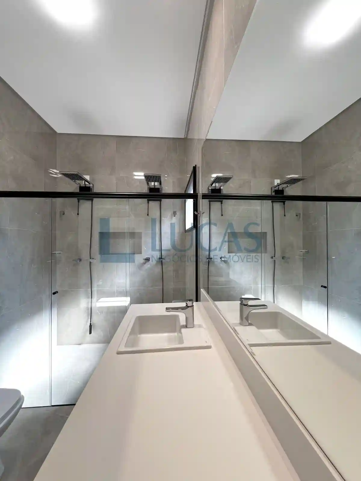 Casa de Condomínio com 3 quartos à venda, 224m² — foto 22 de 33