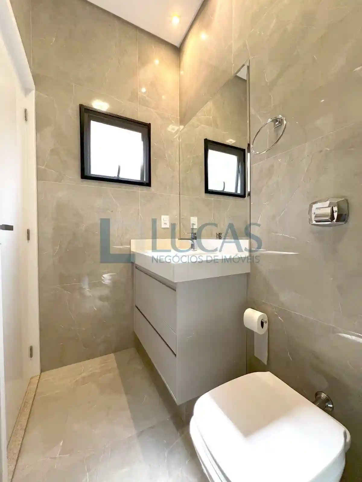 Casa de Condomínio com 3 quartos à venda, 224m² — foto 6 de 33