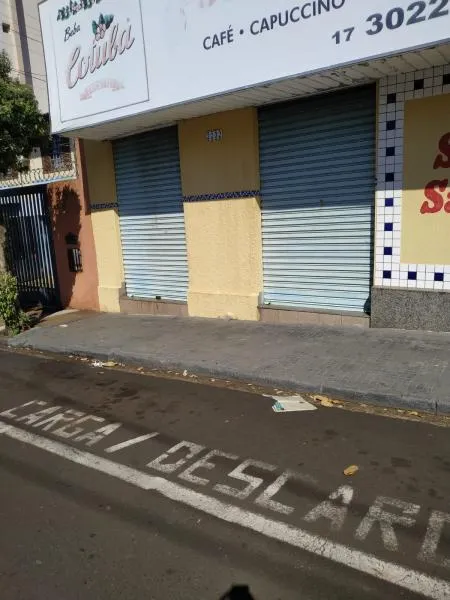 Loja / Salão / Ponto Comercial à venda — foto 1 de 2