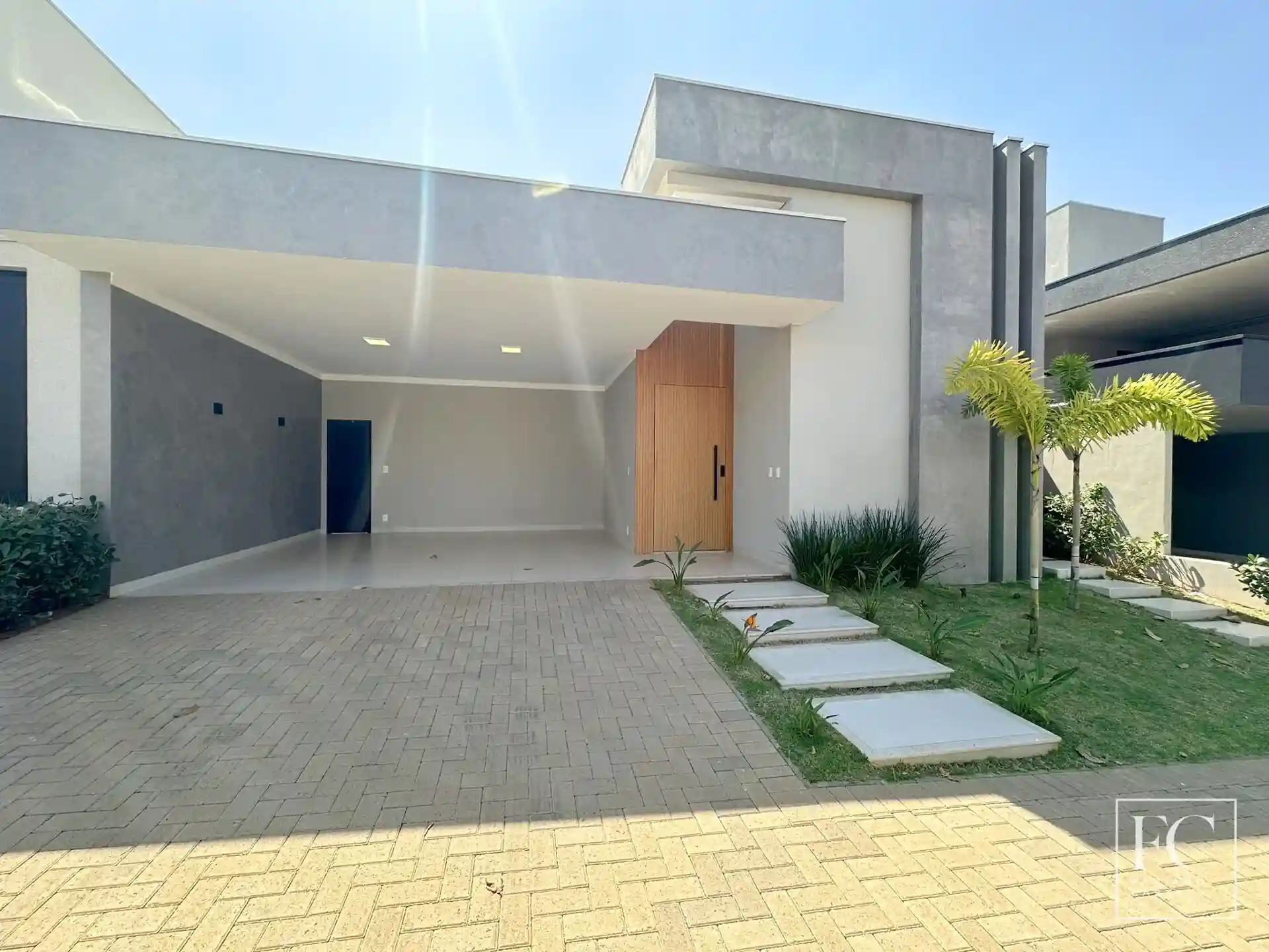 Casa de Condomínio com 3 quartos à venda, 170m² — foto 1 de 26