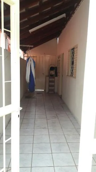 Casa à venda — foto 2 de 2