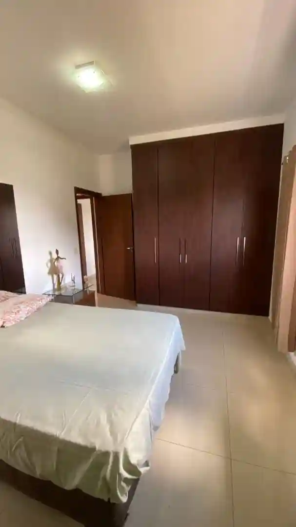 Casa de Condomínio com 4 quartos à venda, 300m² — foto 14 de 18