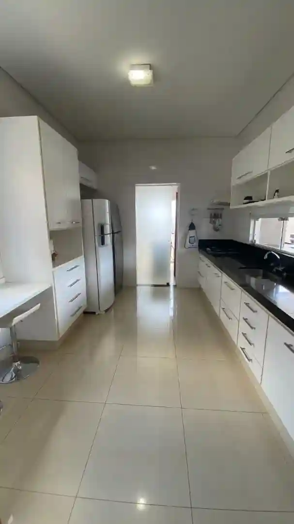 Casa de Condomínio com 4 quartos à venda, 300m² — foto 5 de 18