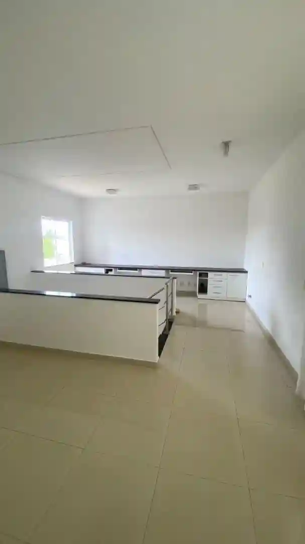 Casa de Condomínio com 4 quartos à venda, 300m² — foto 9 de 18
