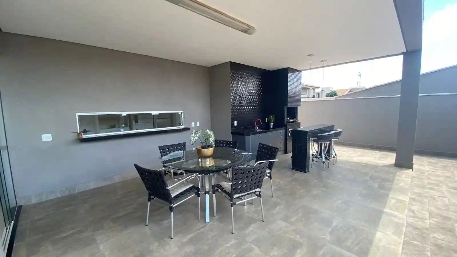 Casa de Condomínio com 4 quartos à venda, 300m² — foto 17 de 18