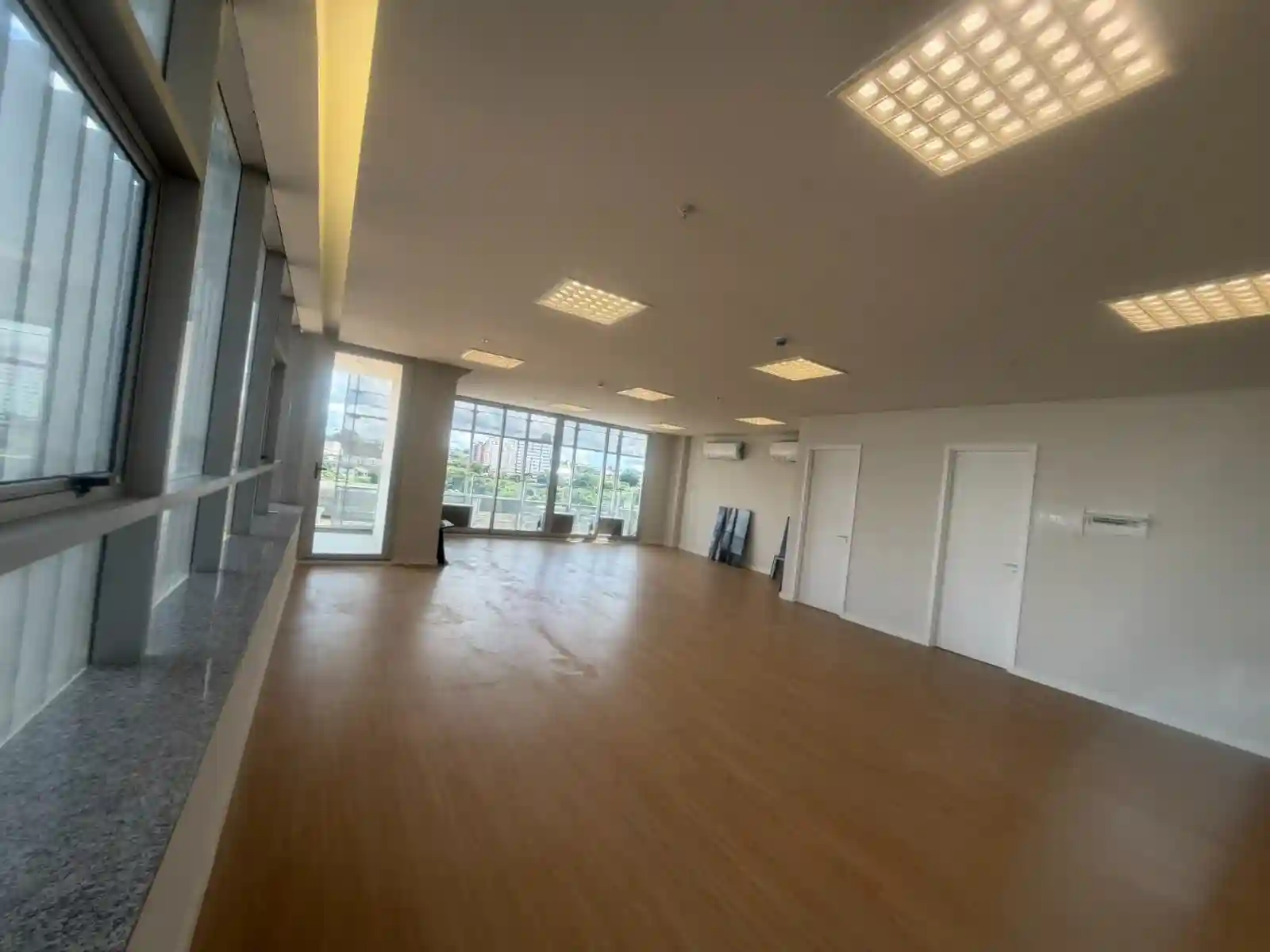 Conjunto Comercial / Sala  para aluguel, 83m² — foto 8 de 13