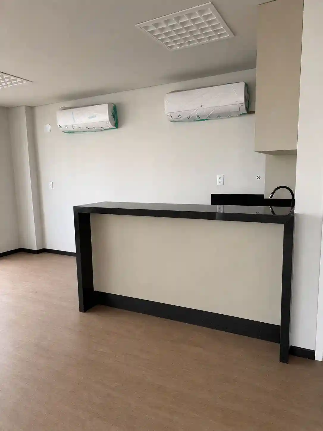 Conjunto Comercial / Sala  para aluguel, 83m² — foto 11 de 13