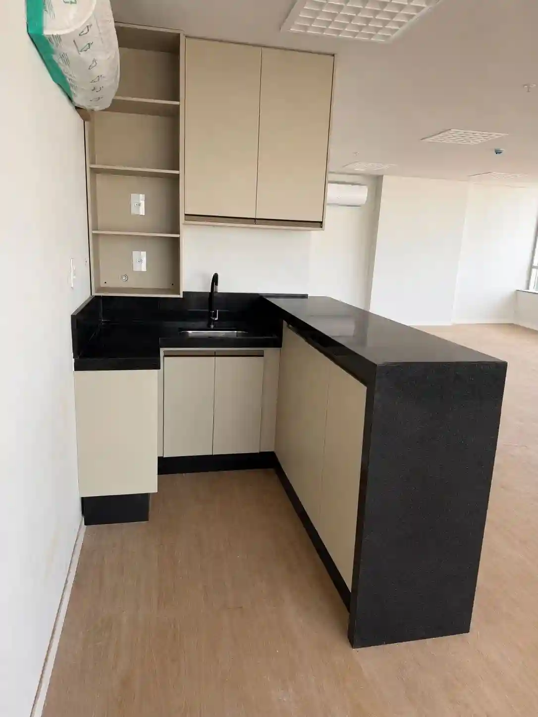Conjunto Comercial / Sala  para aluguel, 83m² — foto 12 de 13