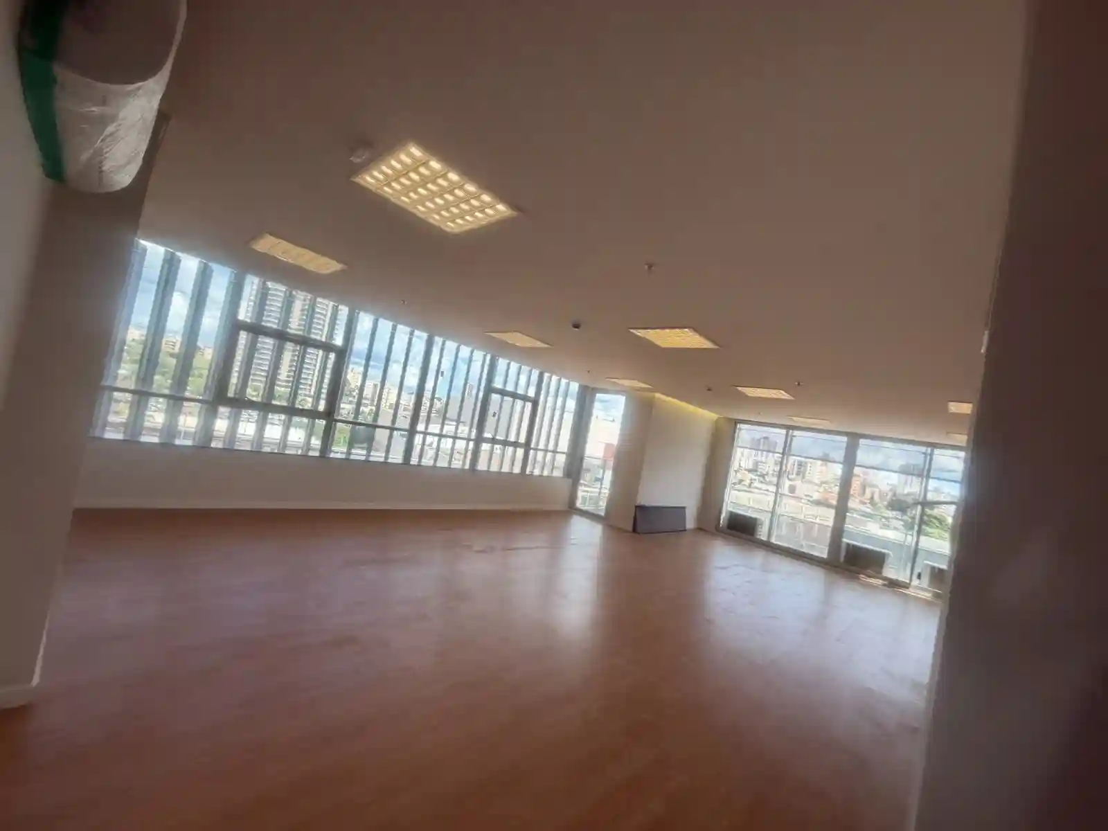 Conjunto Comercial / Sala  para aluguel, 83m² — foto 7 de 13
