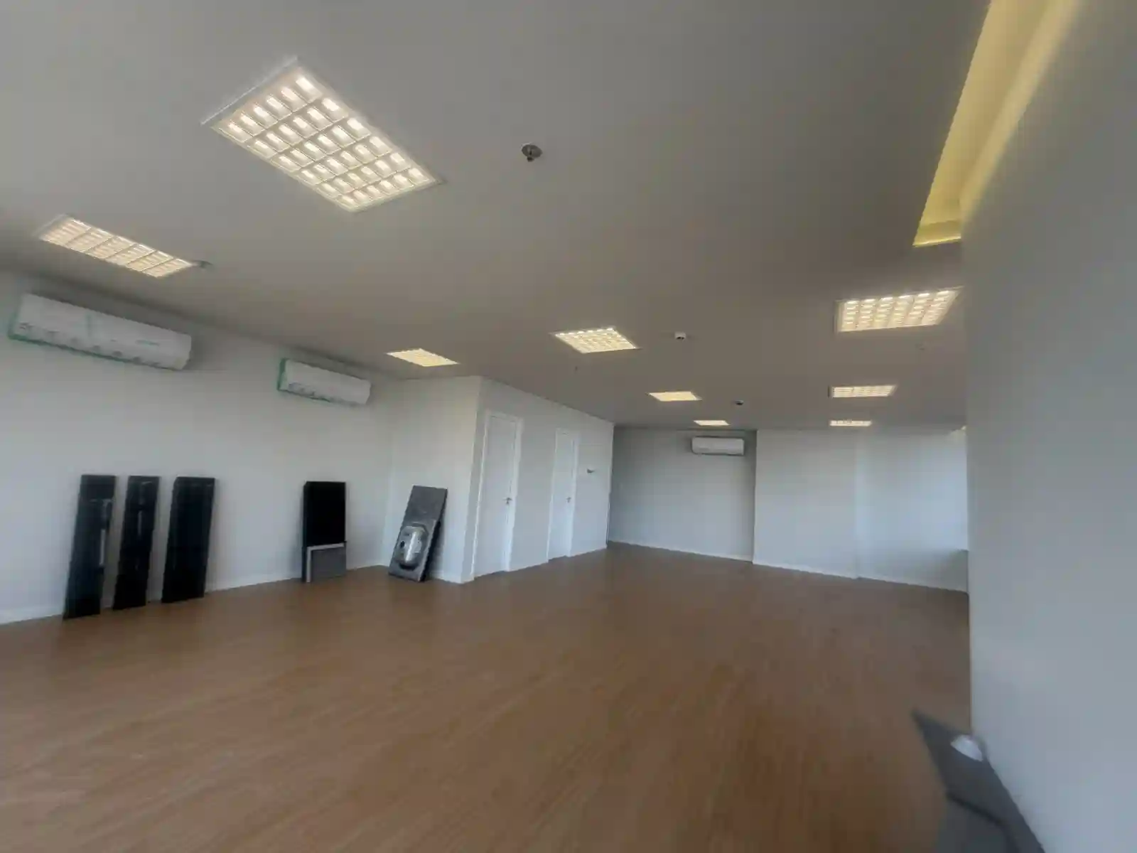 Conjunto Comercial / Sala  para aluguel, 83m² — foto 9 de 13