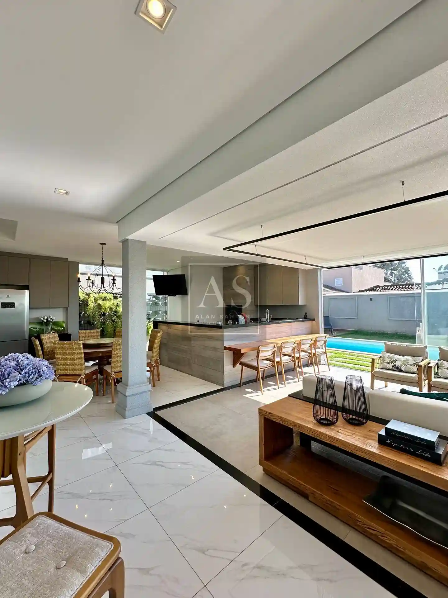 Casa de Condomínio com 4 quartos à venda, 356m² — foto 17 de 40