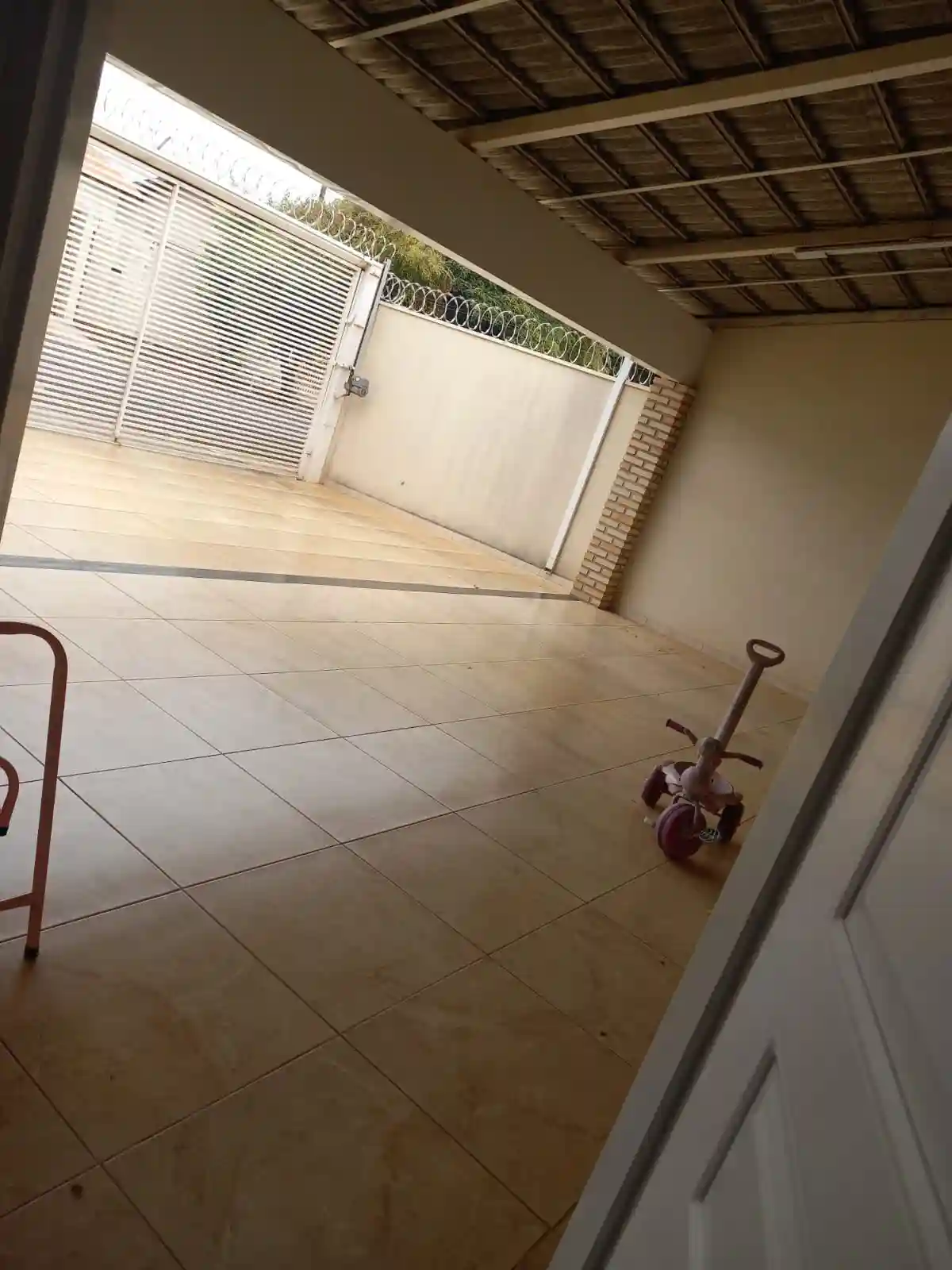 Casa com 4 quartos à venda, 190m² — foto 2 de 16