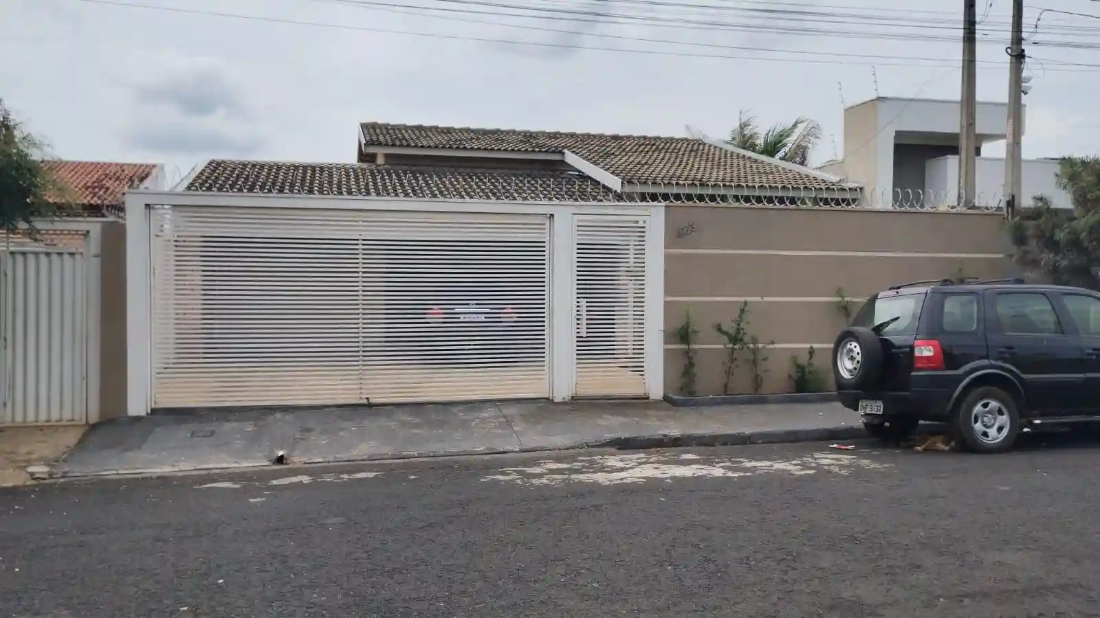 Casa com 4 quartos à venda, 190m² — foto 1 de 16