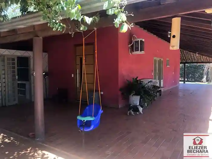 Fazenda / Sítio / Chácara com 3 quartos à venda, 1300m² — foto 2 de 12
