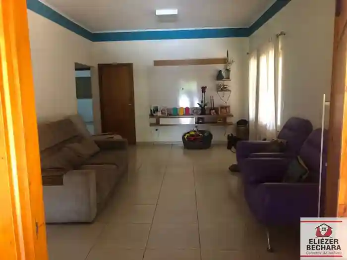 Fazenda / Sítio / Chácara com 3 quartos à venda, 1300m² — foto 4 de 12
