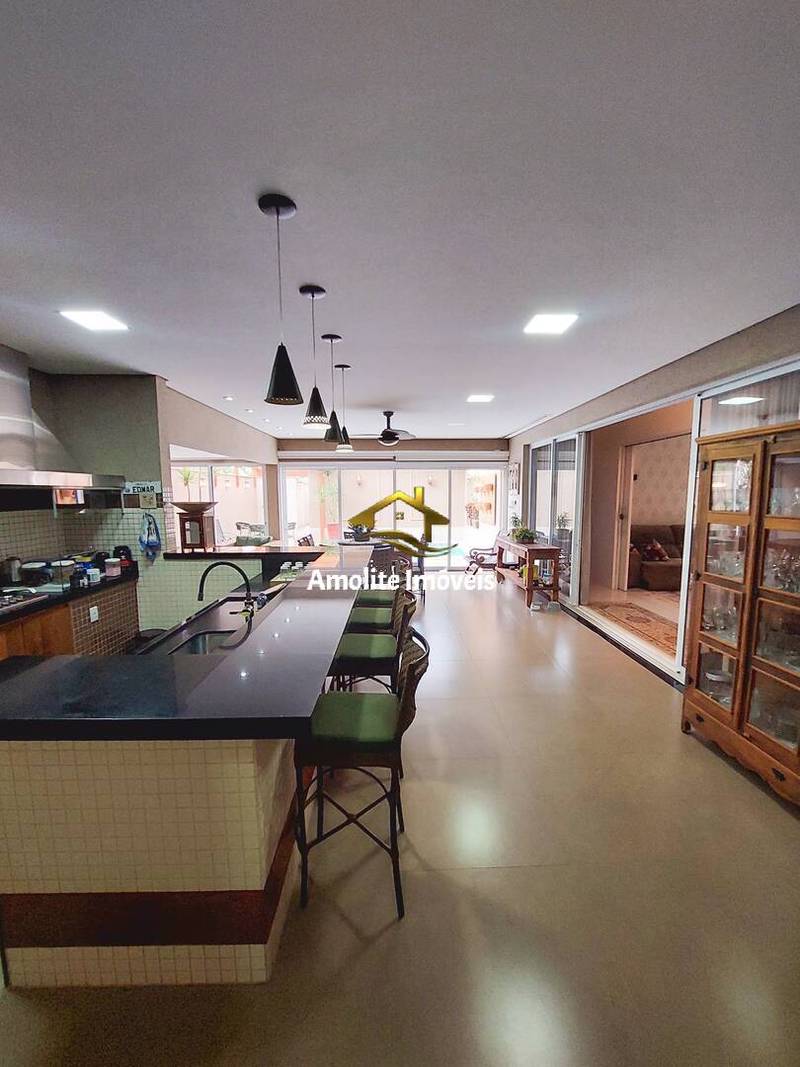 Casa de Condomínio com 3 quartos à venda, 270m² — foto 24 de 37
