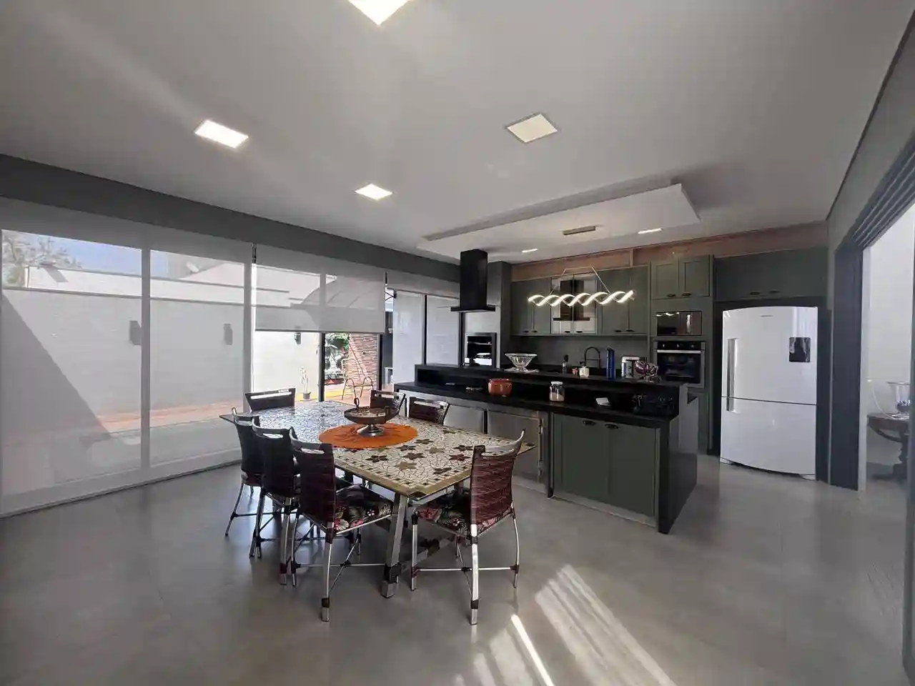 Casa de Condomínio com 3 quartos à venda, 220m² — foto 18 de 60