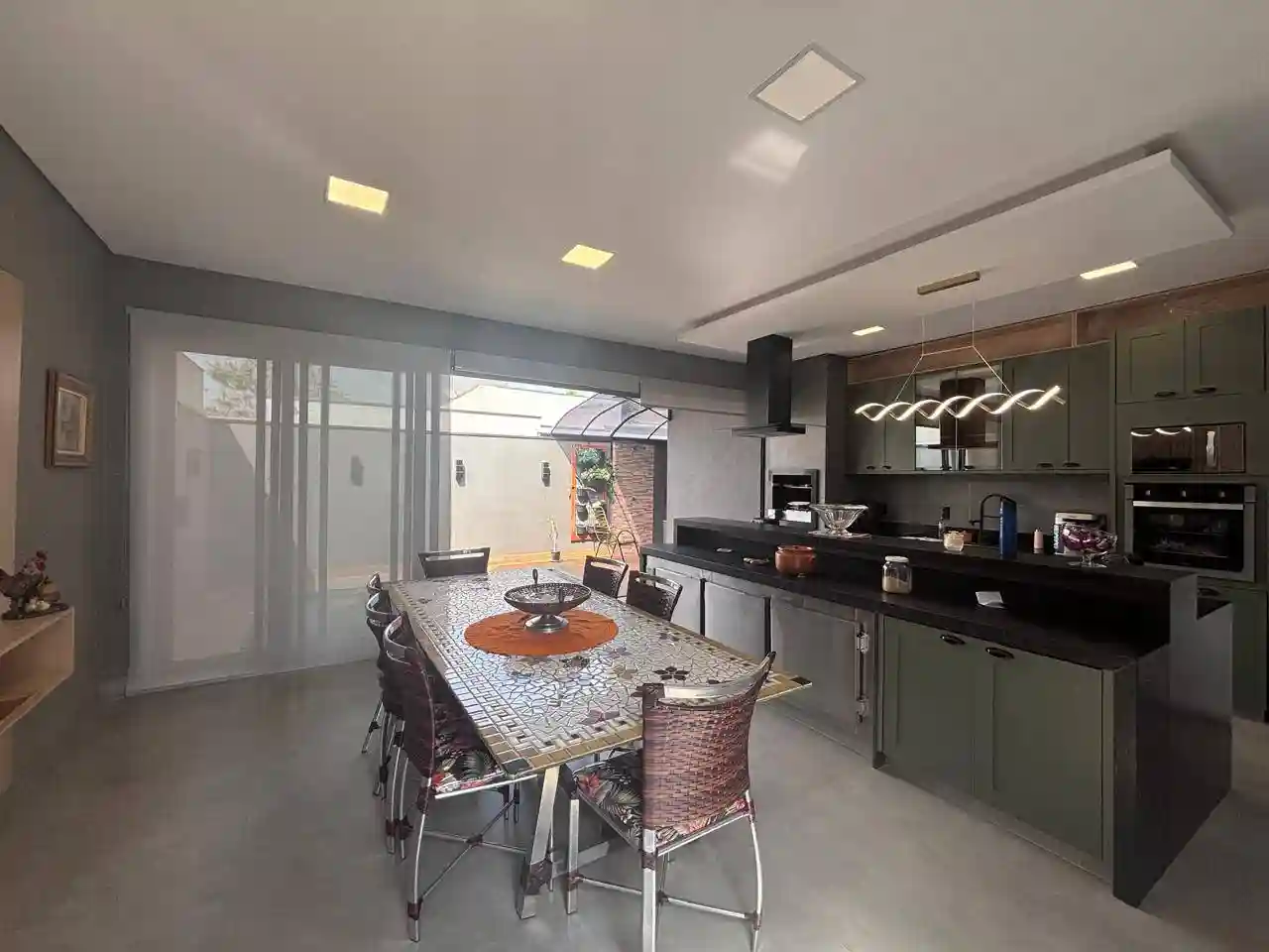 Casa de Condomínio com 3 quartos à venda, 220m² — foto 13 de 60