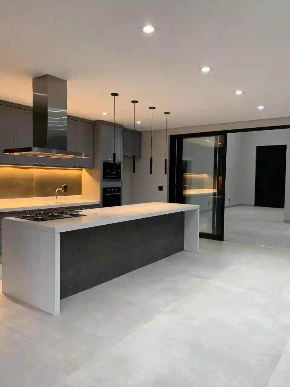 Casa de Condomínio com 3 quartos à venda, 245m² — foto 4 de 10