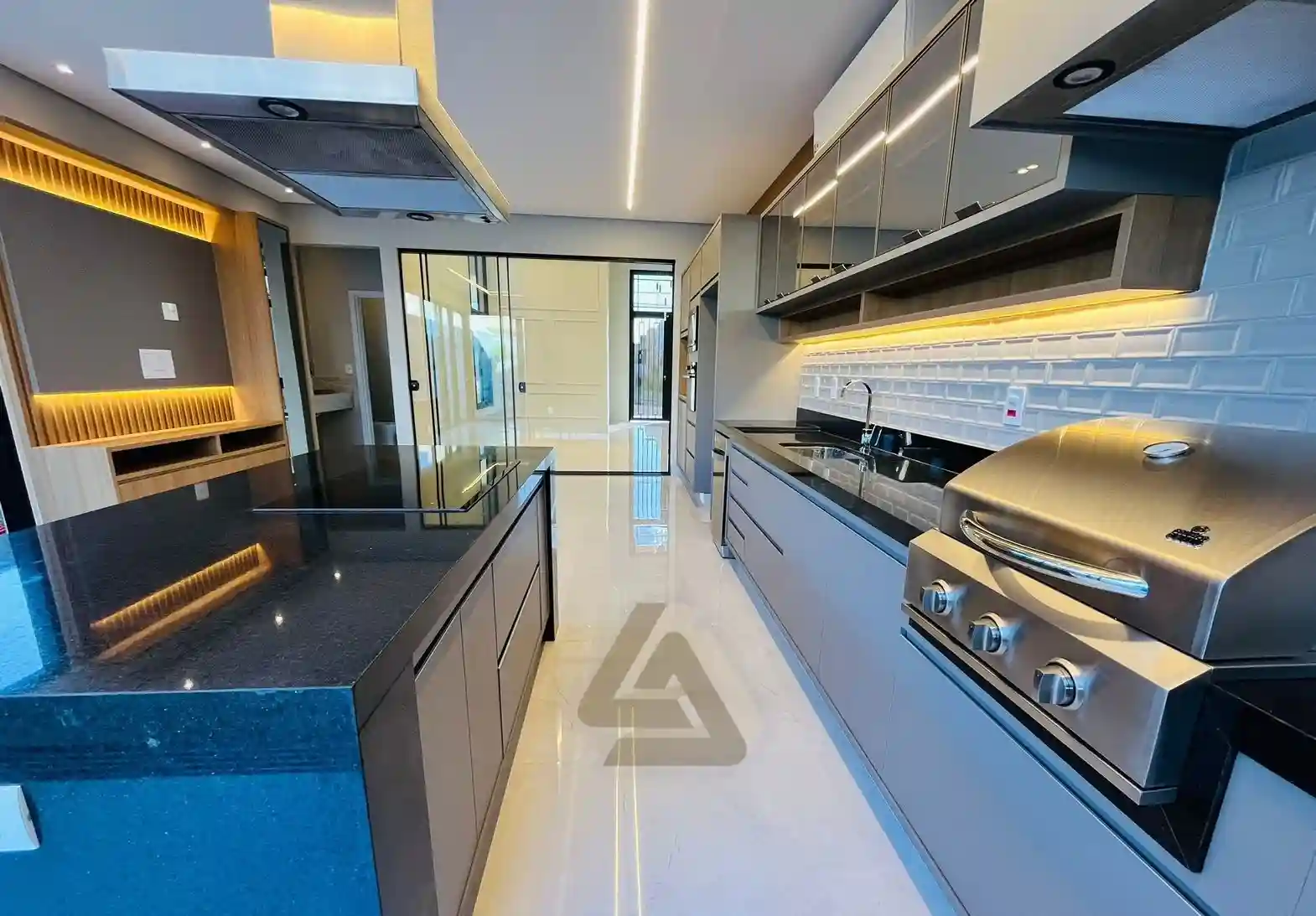 Casa de Condomínio com 3 quartos à venda, 221m² — foto 7 de 16