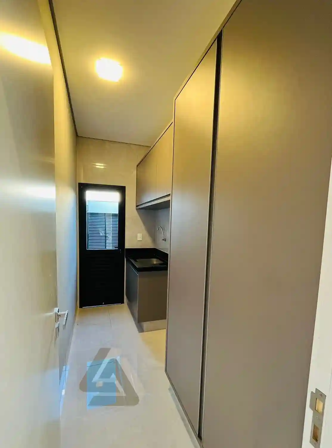 Casa de Condomínio com 3 quartos à venda, 221m² — foto 12 de 16