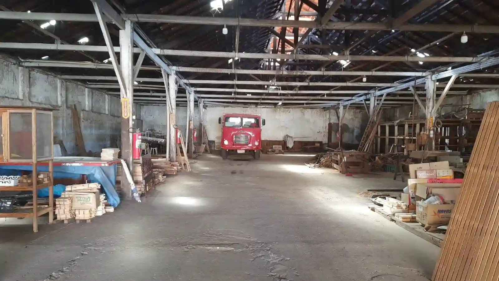Galpão / Depósito / Armazém  para aluguel, 964m² — foto 7 de 9