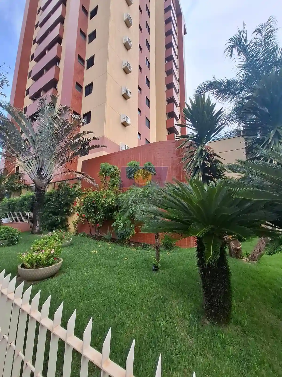 Apartamento com 4 quartos à venda, 118m² — foto 1 de 23