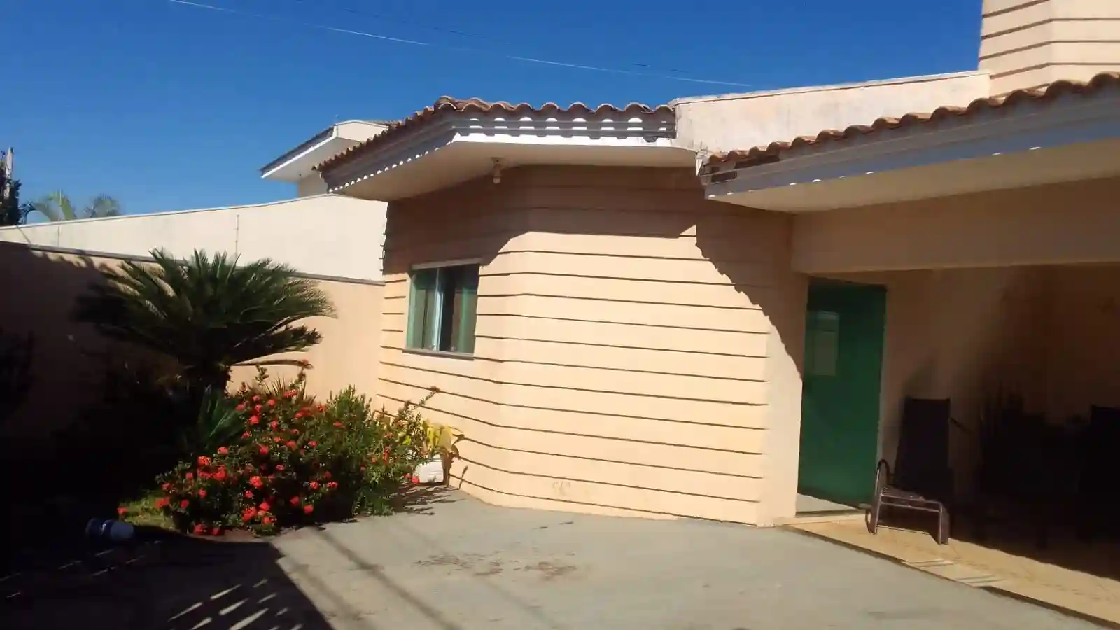 Casa com 3 quartos à venda, 256m² — foto 1 de 22