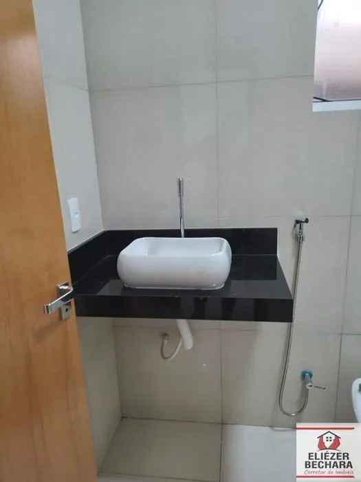 Casa à venda — foto 1 de 8