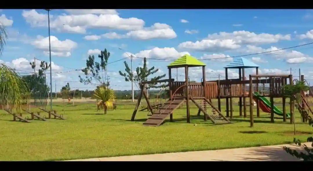 Terreno / Lote / Condomínio  à venda, 307m² — foto 4 de 5